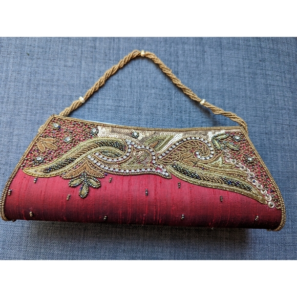 Red and gold embroidered clutch/ wristlet - Picture 2 of 4